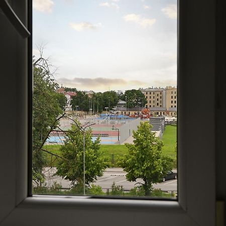 Nice & Cheap Apartment And Free Parking リガ エクステリア 写真