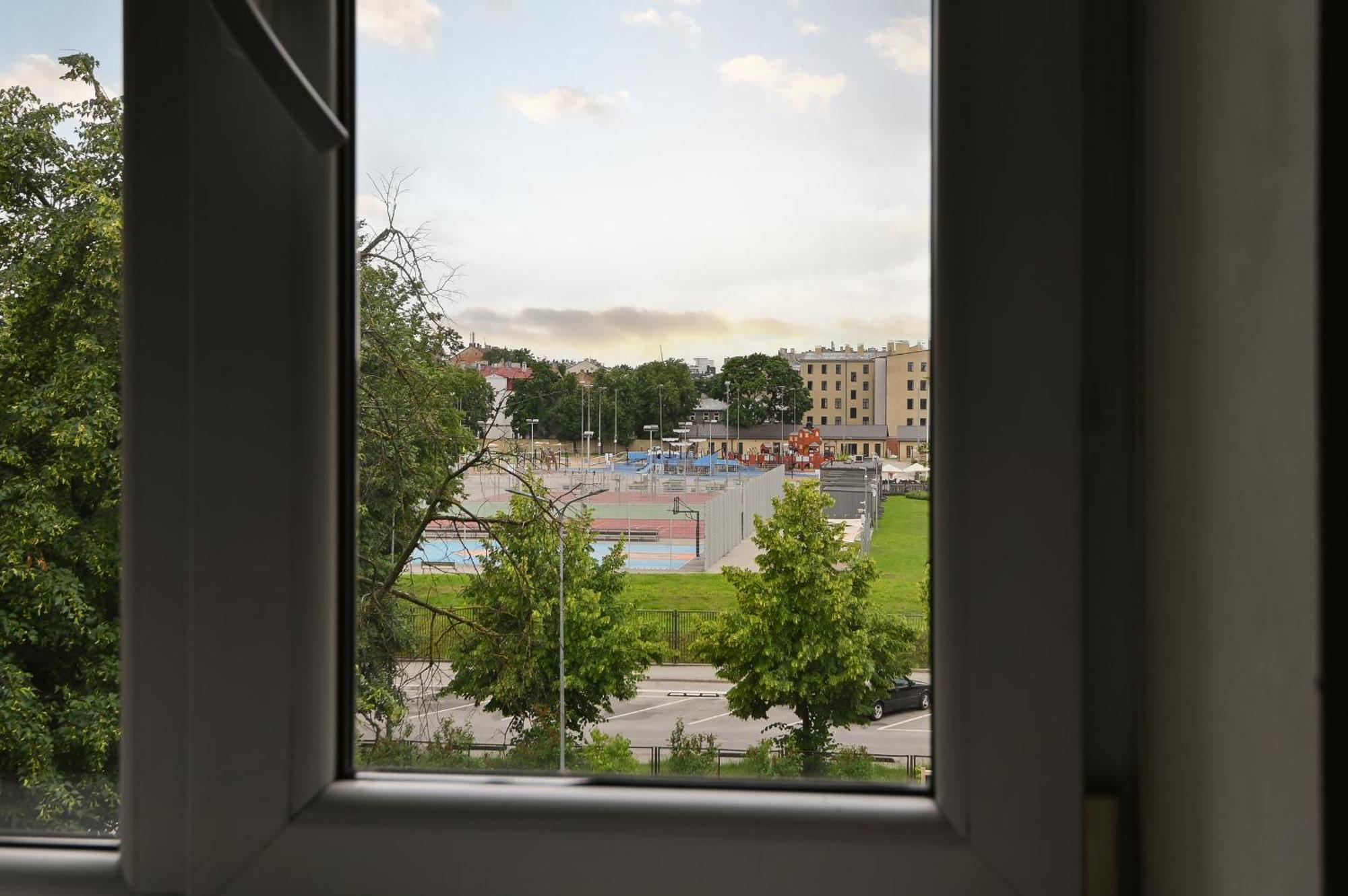 Nice & Cheap Apartment And Free Parking リガ エクステリア 写真